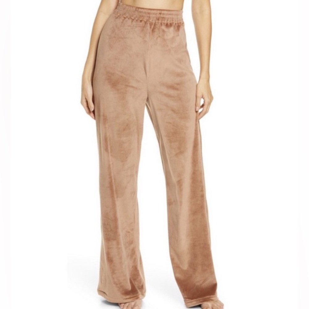 SKIMS Wide-Leg Velour Lounge Pants in Camel